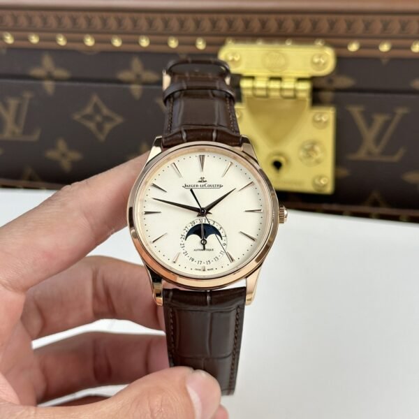 Jaeger LeCoultre Replica Watch Master Ultrathin Moon Rose Gold Leather Strap 39mm