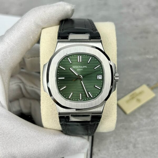 Patek Philippe Nautilus 5711 Replica Watch Leather Strap Green Dial 40mm