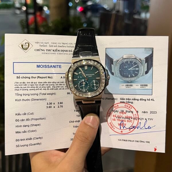 Patek Philippe Nautilus 5722G With Diamond Moissanite Replica 11 Watch 40mm