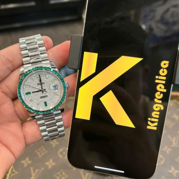 Rolex Day-Date Luxury Fake Watches Custom Diamonds Moissanite Weight 200 Grams 40mm